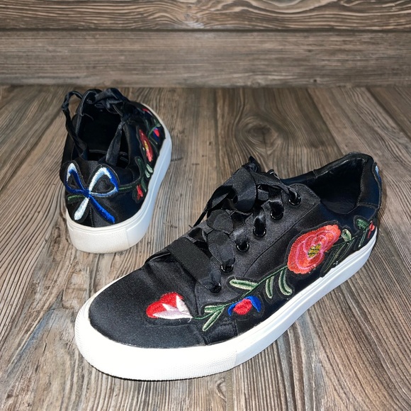 Report Shoes - Report Airni Satin Sneaker